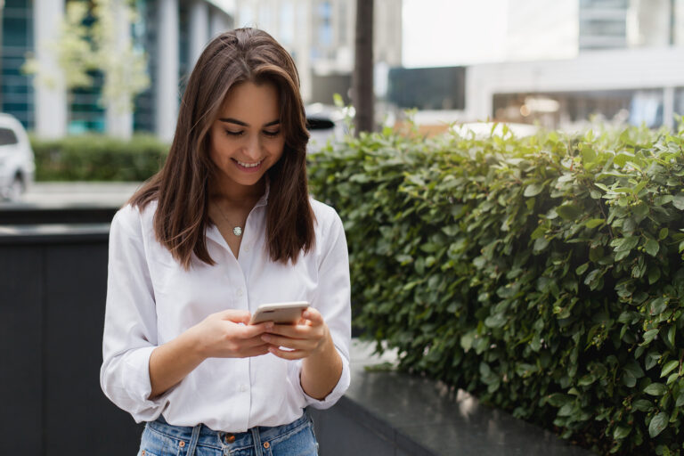 6 Reasons to Use Business Text Messaging | quiq.com